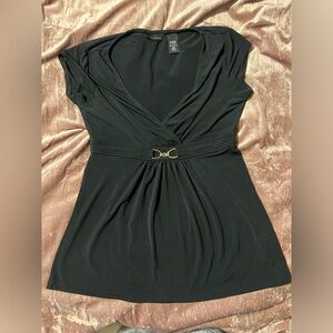 Women’s black top 🖤